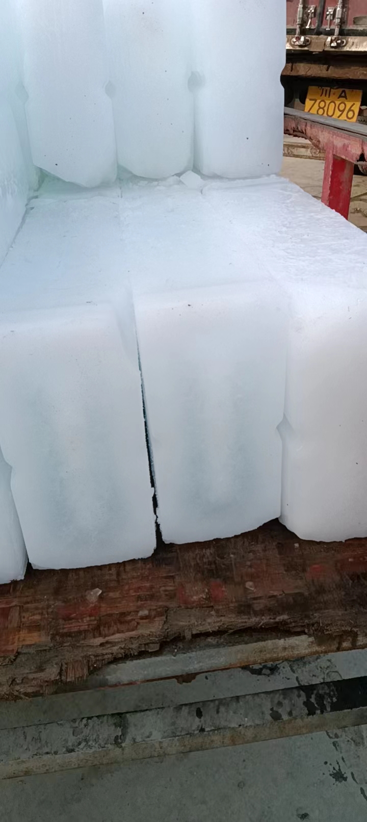 朝阳降温冰块哪里买？良臣制冰厂告诉你！